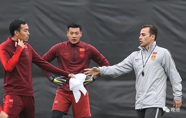 爱游戏在线入口 -阿贾克斯内部会议纪要流出:集结日队长鼓劲;中超使命明确;纪律约束更严格(阿贾克斯的故事简介)