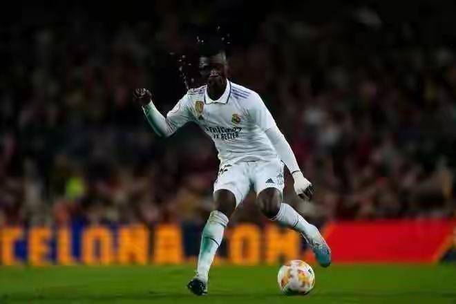 爱游戏网站 -风云突变！阿贾克斯今夜临场应变，NBA总决赛版图或变，球迷炸锅，数据趋势出现新变化 