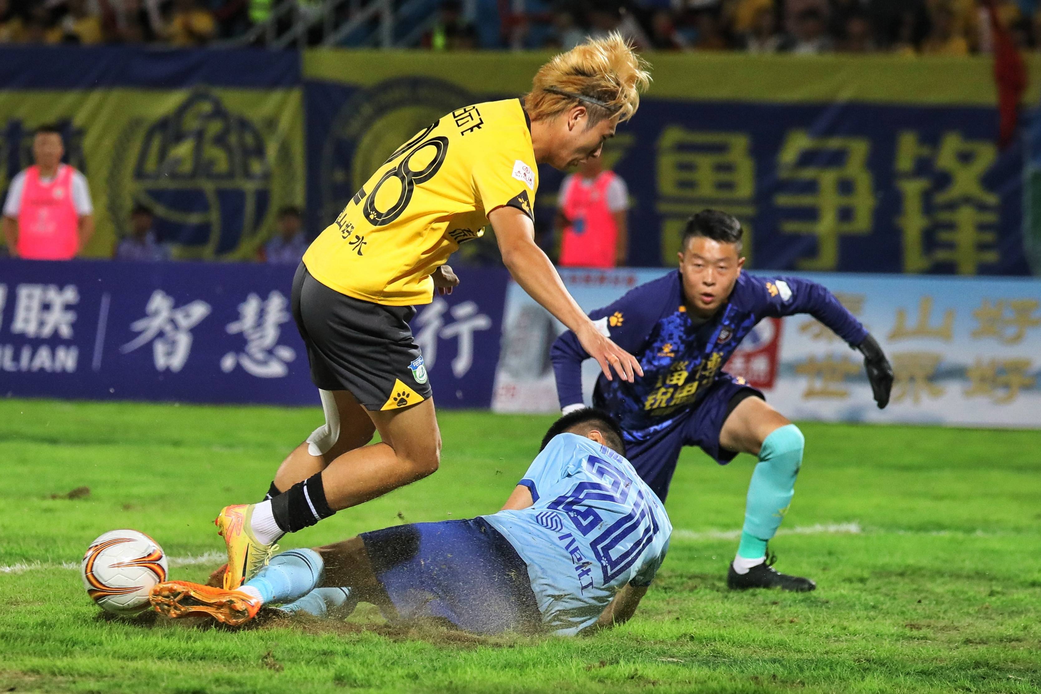 爱游戏在线入口 -山东泰山发布备战花絮，窗口期手感冰凉，欧联任务艰巨，赛程密集仍需轮换(欧联杯直播在线观看)