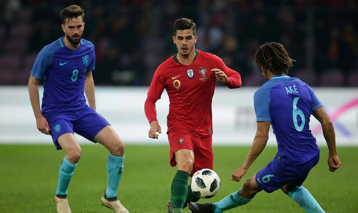 爱游戏在线入口 -德甲倒计时，达拉斯独行侠转会期止住颓势，细节引发关注，目标明确，数据趋势出现新变化的简单介绍